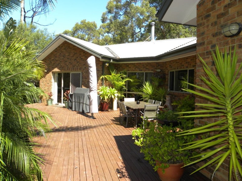 5 Burri Palm Road, Surfside NSW 2536