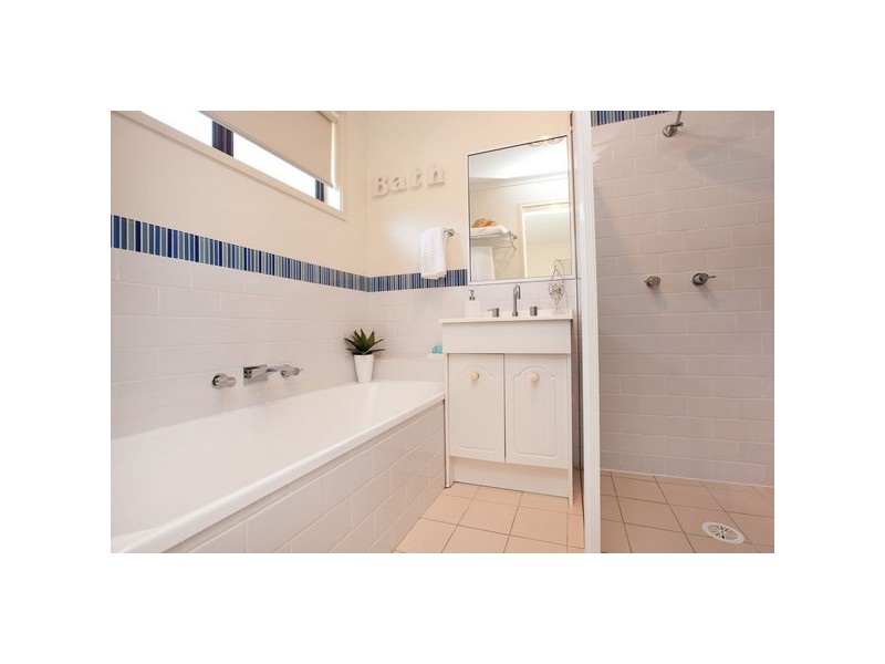 22 Irene Ave, Batehaven NSW 2536