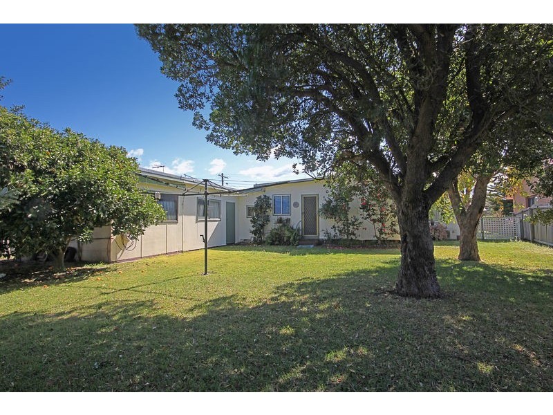 32 Wallaringa Street, Surfside NSW 2536