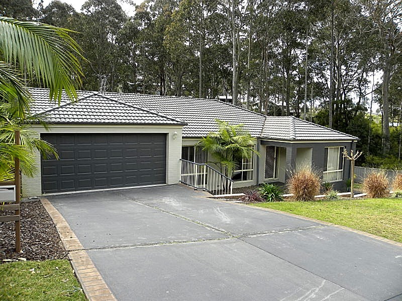 4 Honeyeater Place, Malua Bay NSW 2536