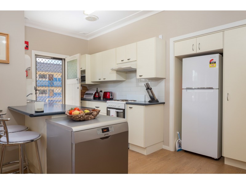 17 Beach Road, Batemans Bay NSW 2536