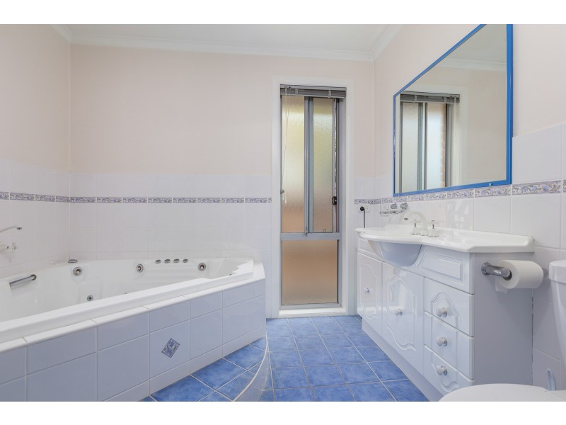 7 Excelsa Court, Maloneys Beach NSW 2536