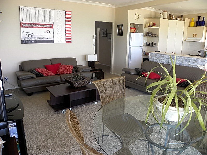 362 Beach Road, Batehaven NSW 2536