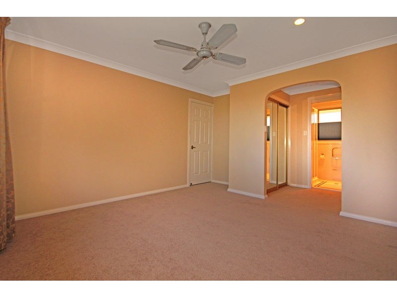 5 Eyre Place, Sunshine Bay NSW 2536