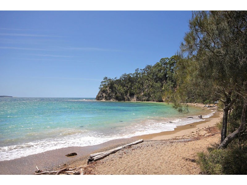 5 Eyre Place, Sunshine Bay NSW 2536
