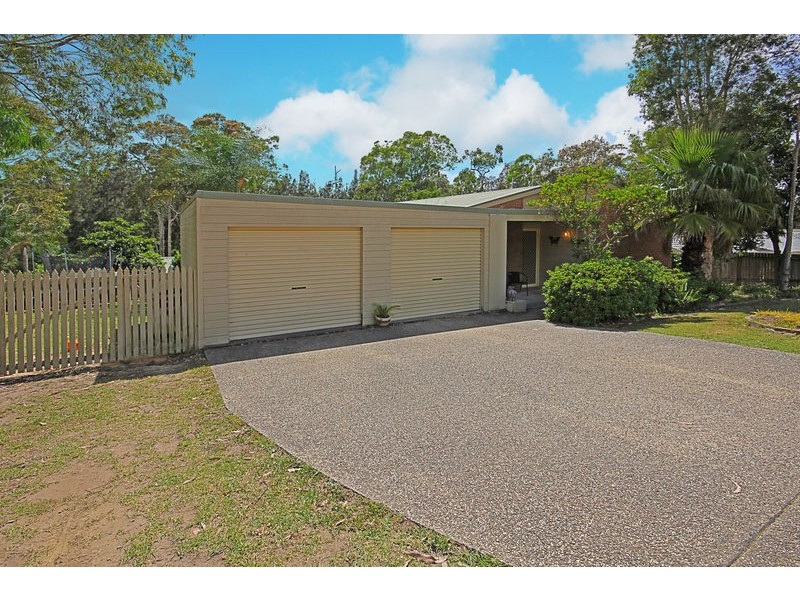 30 Karoola Crescent, Surfside NSW 2536