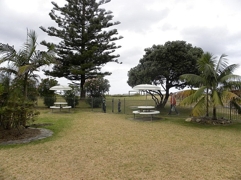 Unit 4, 647 Beach Road “Breakaway Lodge”, Surf Beach NSW 2536