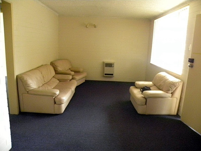 Unit 4, 647 Beach Road “Breakaway Lodge”, Surf Beach NSW 2536