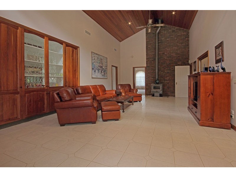 1 Country Club Drive, Catalina NSW 2536