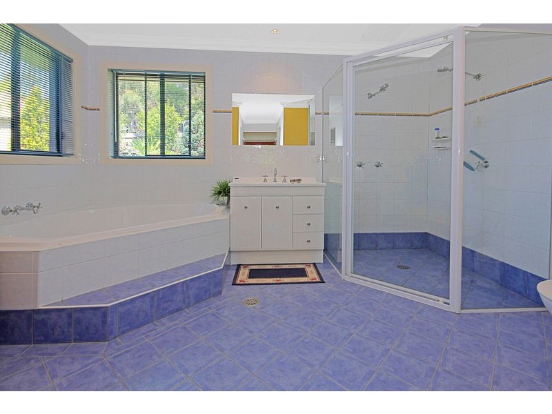 12 Cox Place, Sunshine Bay NSW 2536