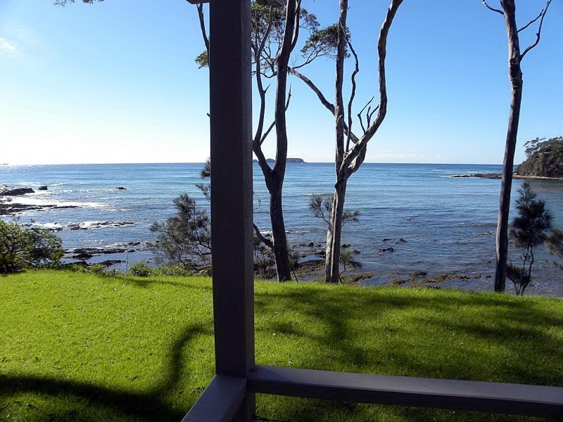 25 Bronte Crescent, Sunshine Bay NSW 2536