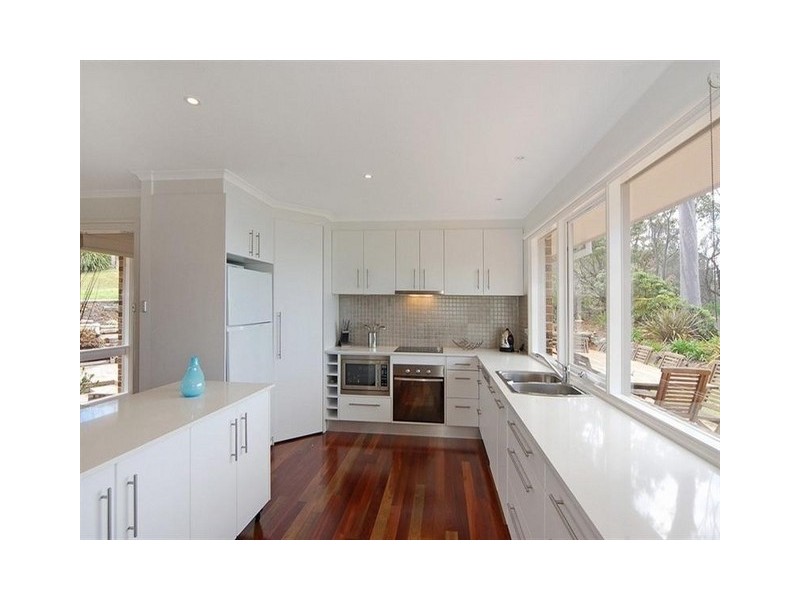 25 Bronte Crescent, Sunshine Bay NSW 2536