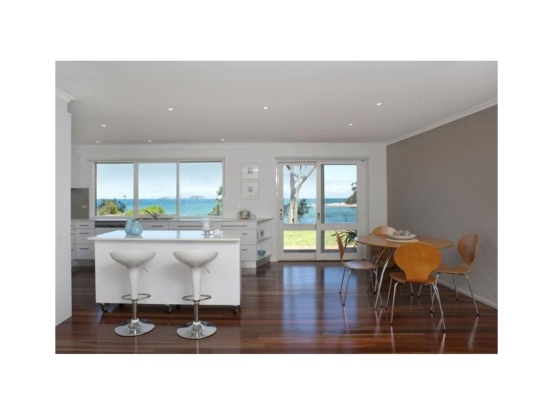 25 Bronte Crescent, Sunshine Bay NSW 2536