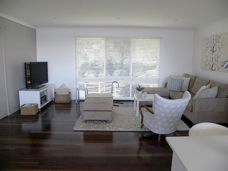 25 Bronte Crescent, Sunshine Bay NSW 2536