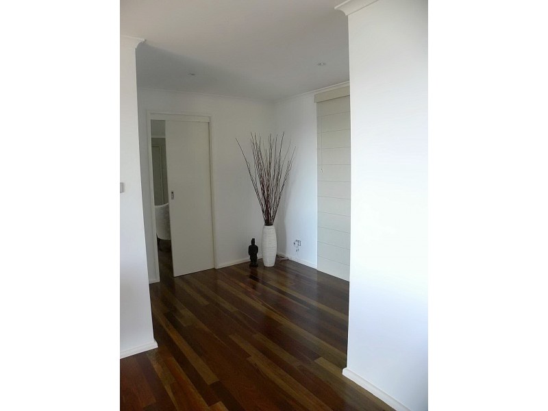 25 Bronte Crescent, Sunshine Bay NSW 2536