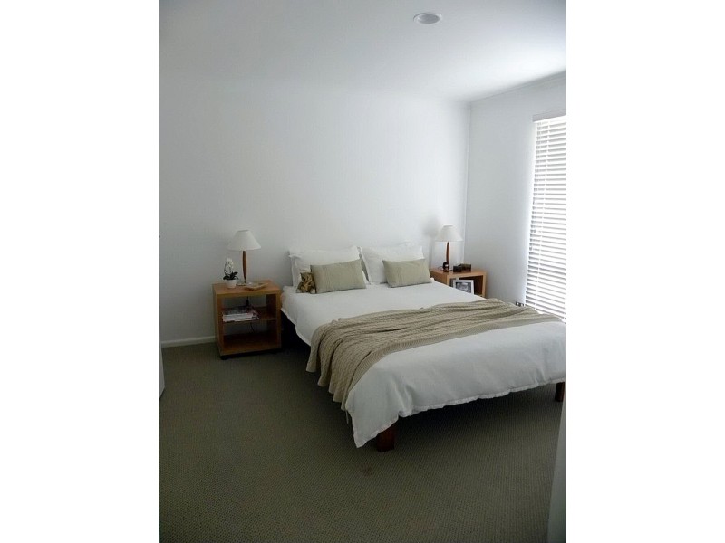 25 Bronte Crescent, Sunshine Bay NSW 2536