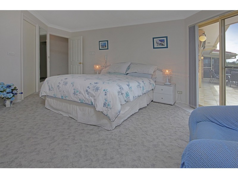 1 Bellbird Close, Surfside NSW 2536