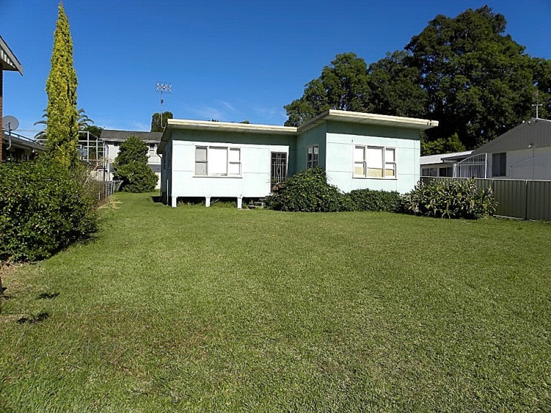326 Beach Road, Batehaven NSW 2536