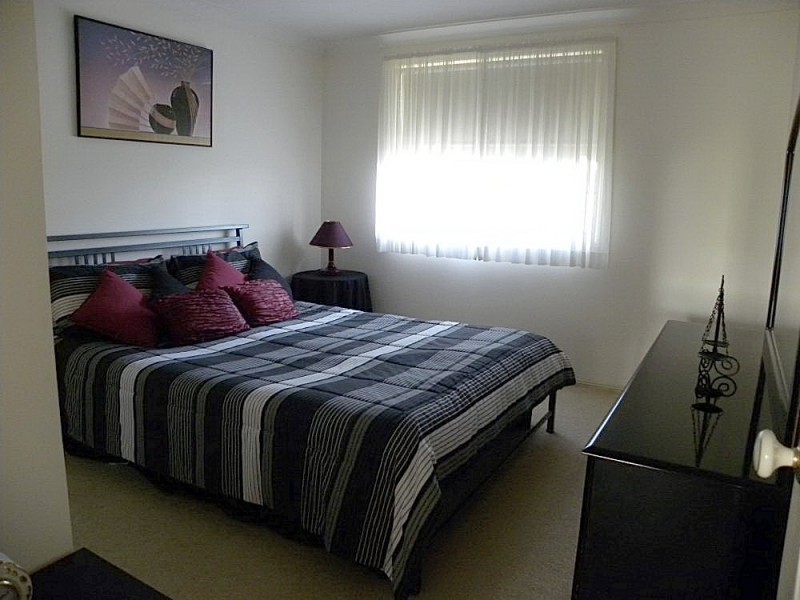 42 Dell Parade, Moruya Heads NSW 2537
