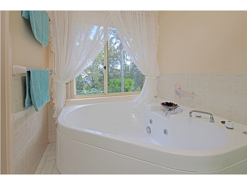 34 Peninsula Drive, North Batemans Bay NSW 2536