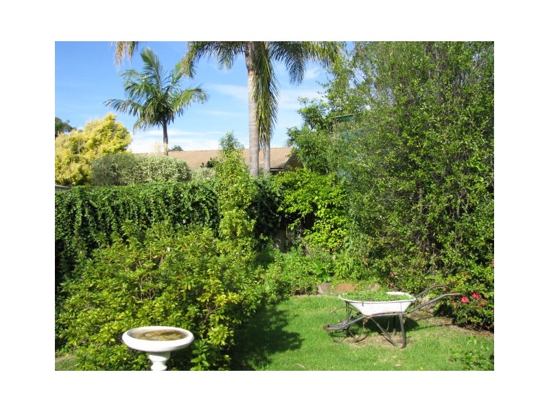 1 Parker Avenue, Surf Beach NSW 2536