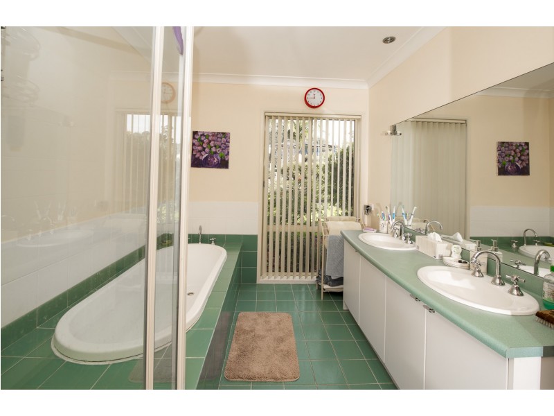 5 Beatrice Place, Long Beach NSW 2536