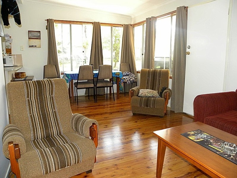 22 Berrima Parade, Surfside NSW 2536