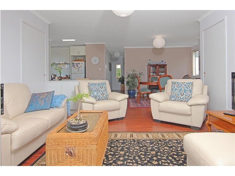 6/15 Eric Fenning Drive, Surf Beach NSW 2536