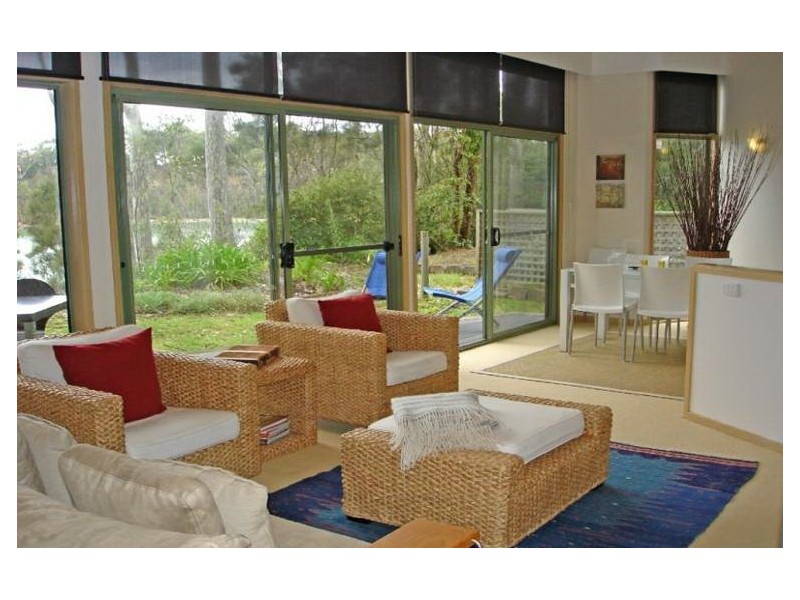 2/27 Bronte Crescent, Sunshine Bay NSW 2536