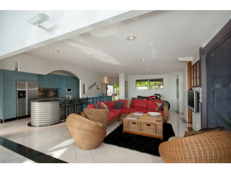 21 Highlands Avenue, Surf Beach NSW 2536