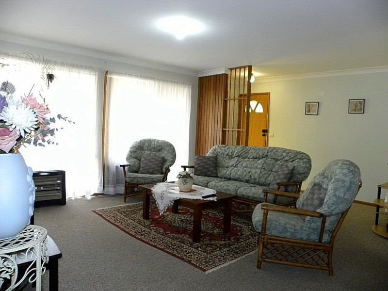 4/4 Eric Fenning Drive, Surf Beach NSW 2536