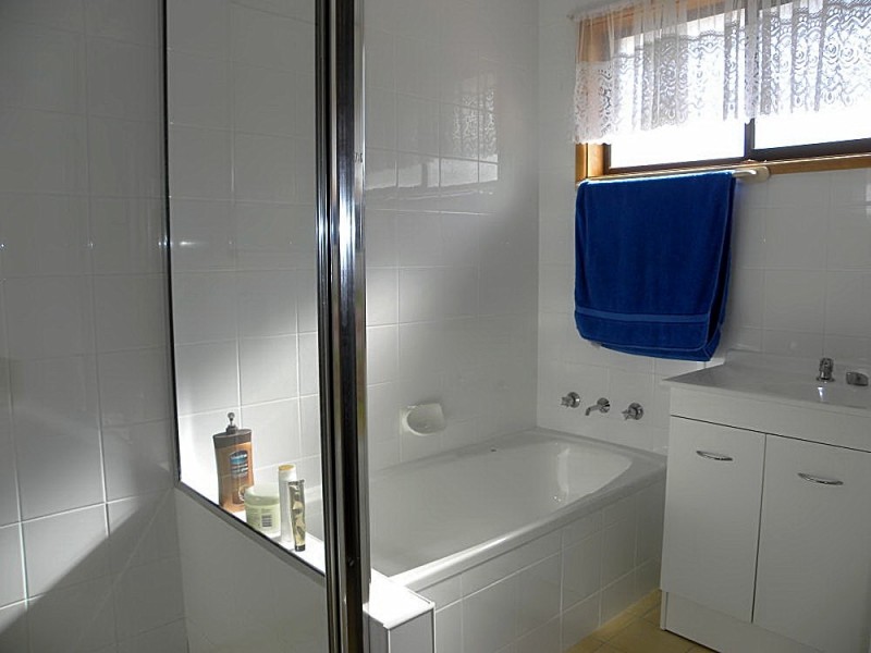 4/4 Eric Fenning Drive, Surf Beach NSW 2536