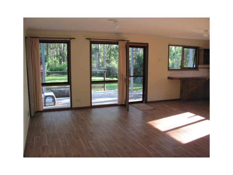 7 Connells Close, Mossy Point NSW 2537