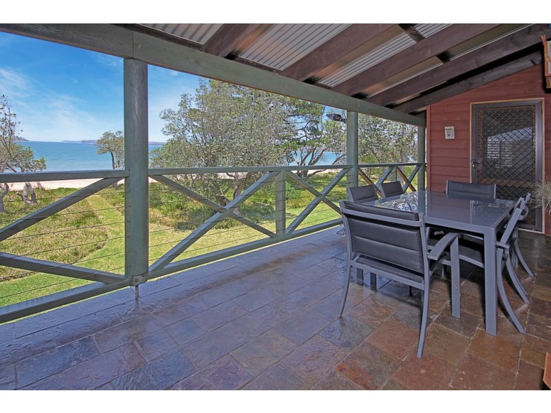 16 Myamba Parade, Surfside NSW 2536