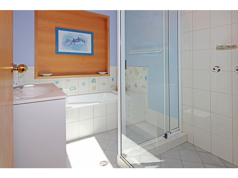 16 Myamba Parade, Surfside NSW 2536