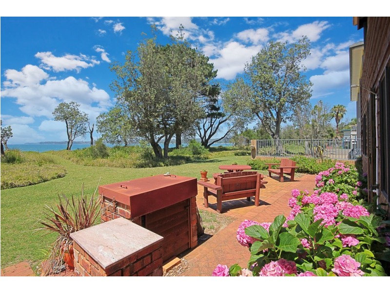 16 Myamba Parade, Surfside NSW 2536