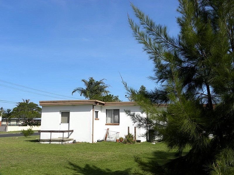 30 Golf Links Drive, Batemans Bay NSW 2536