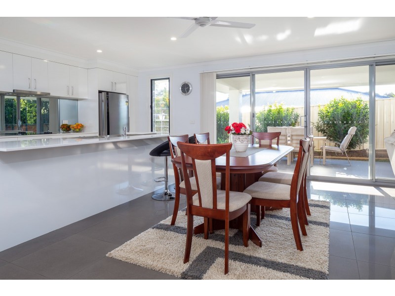 50 Courtenay Crescent, Long Beach NSW 2536