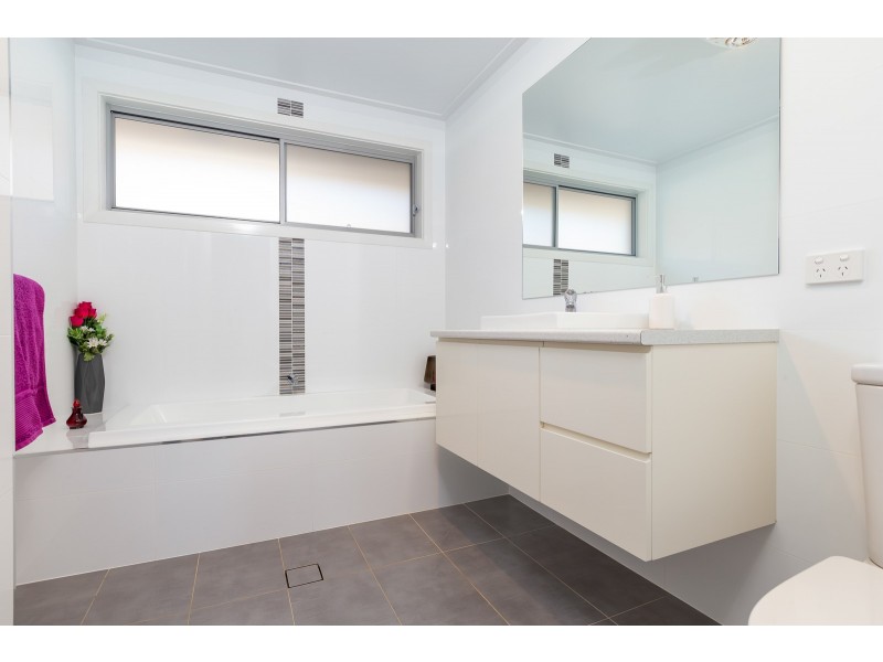 50 Courtenay Crescent, Long Beach NSW 2536