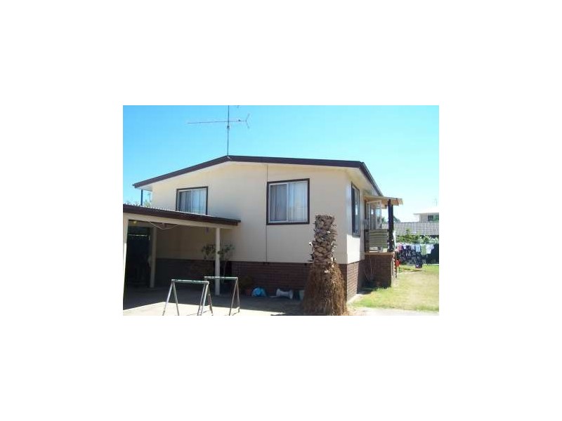 2/3 Catlin Avenue, Batemans Bay NSW 2536