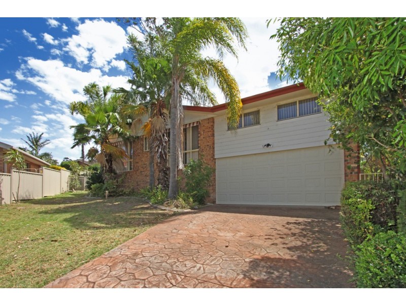 6 Hume Court, Sunshine Bay NSW 2536