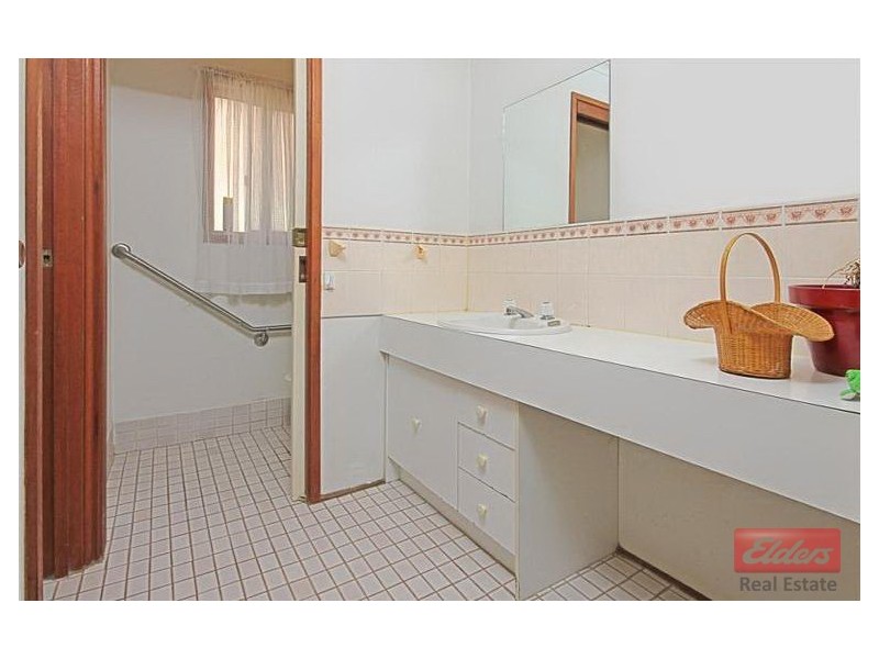 8 Wills Crescent, Sunshine Bay NSW 2536