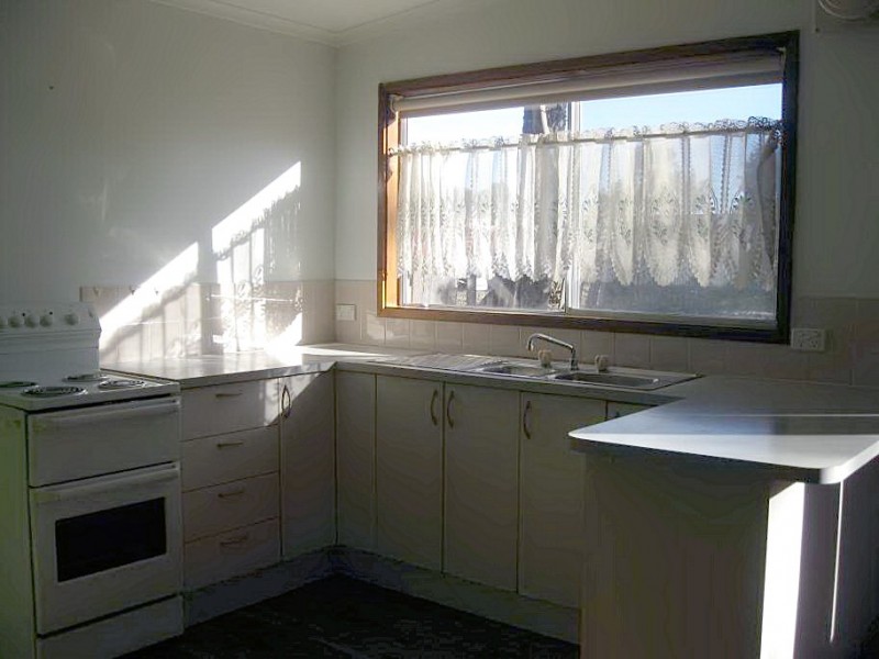 22 Berrima Parade, Surfside NSW 2536