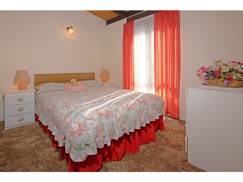 3 Gull Close, Catalina NSW 2536