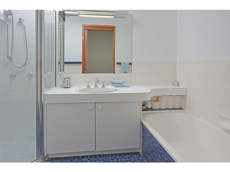 12 Johnson Place, Surf Beach NSW 2536