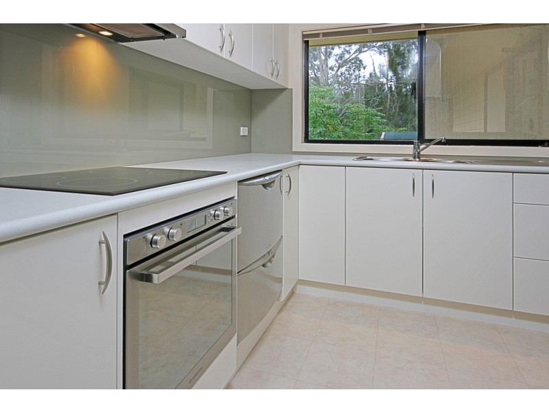 44 Karoola Crescent, Surfside NSW 2536