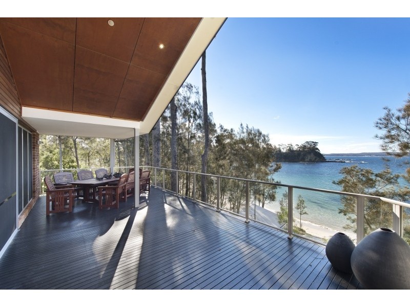 8 Beechwood Court, Sunshine Bay NSW 2536