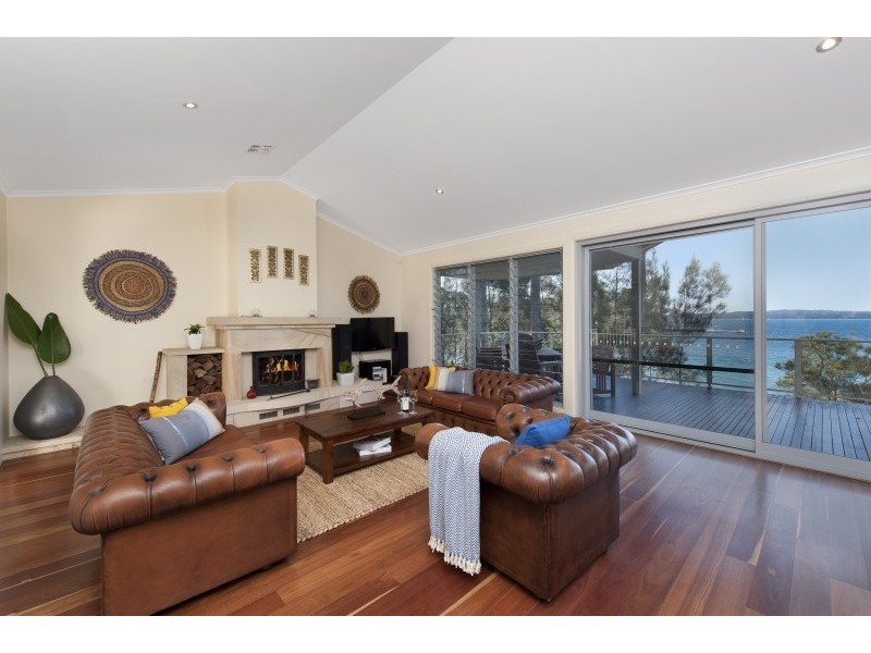 8 Beechwood Court, Sunshine Bay NSW 2536