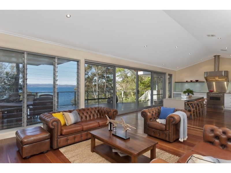 8 Beechwood Court, Sunshine Bay NSW 2536