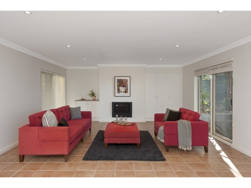 8 Beechwood Court, Sunshine Bay NSW 2536